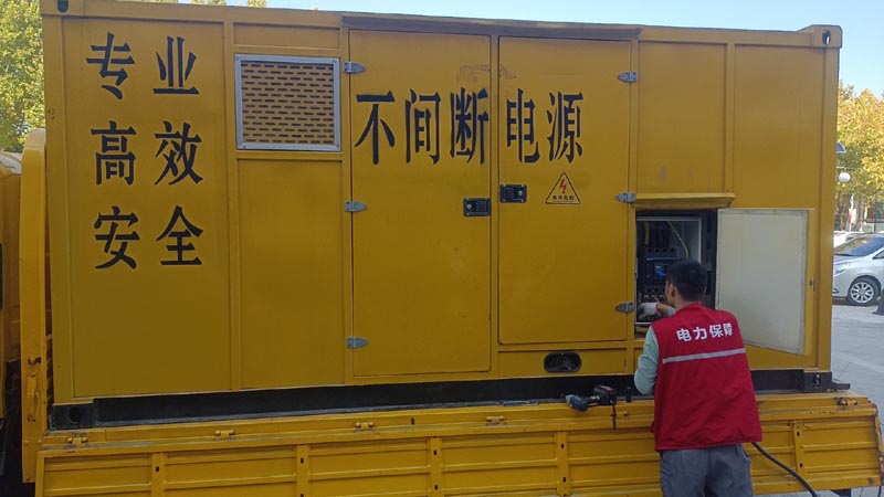 雄县柴油发电机组和UPS电源配合使用时，如何避免切换过程中的电力中断？